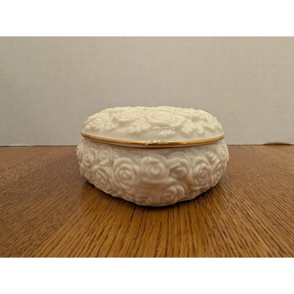 Lennox Heart Trinket Box Gold Trim Mother/Daughter/Bride/Shower